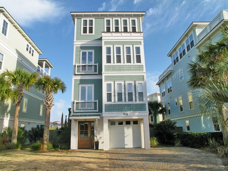Downtown Isle of Palms -Private Heated Pool, Oceanview, Roof Top Deck
