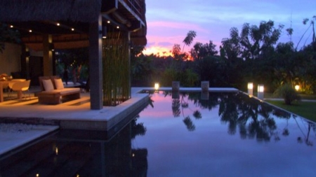 Bali Villa Shanti, swimming pool by night of the holiday house